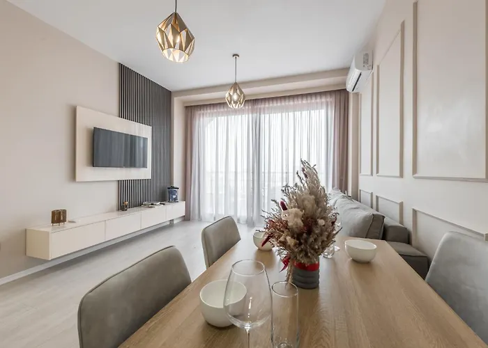 Luxurious Panoramic Apartment